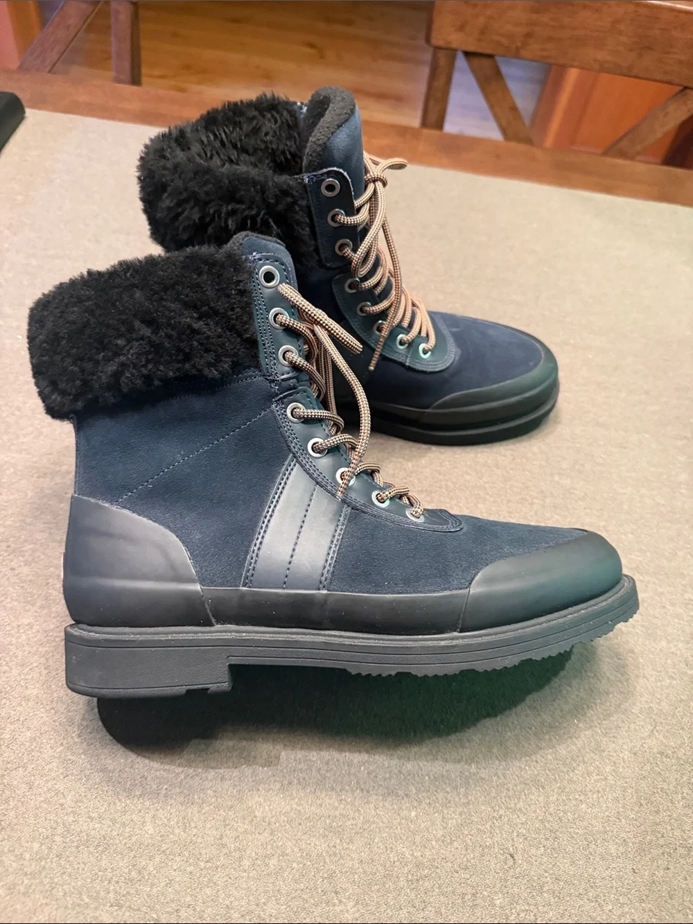 HUNTER Women’s Commando Insulated Leather Boots US 9; EU 40/41